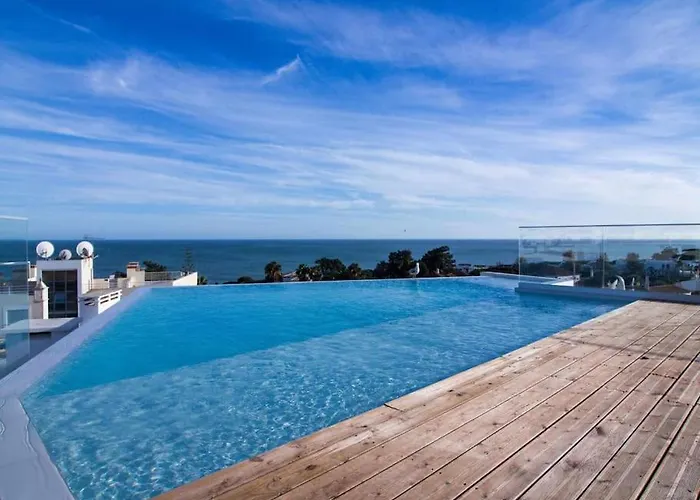Panoramic E Apartment - Rooftop Pool & Sea View